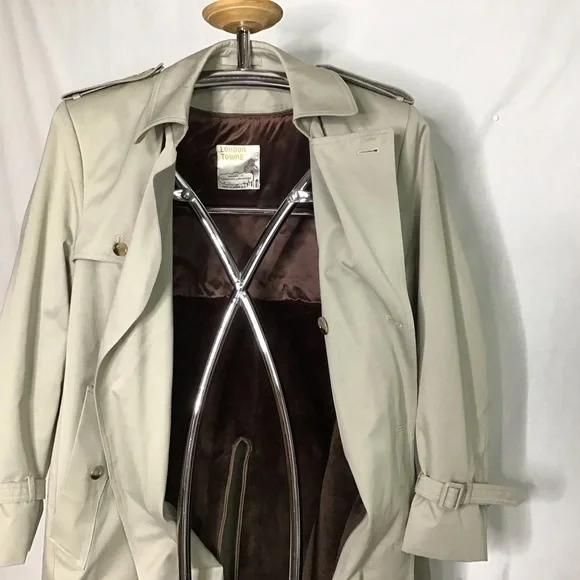 London Towne Men’s New With Tags Style 59959 Rainer Belted Size 40 Color Clay